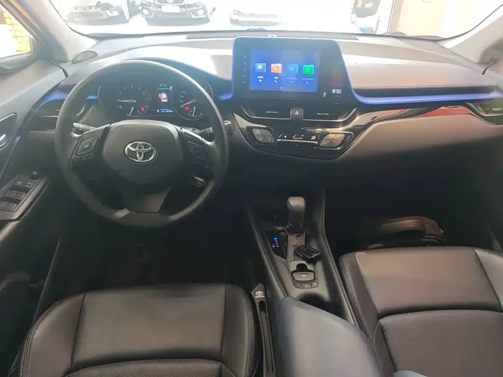 Toyota C-HR — фото 2