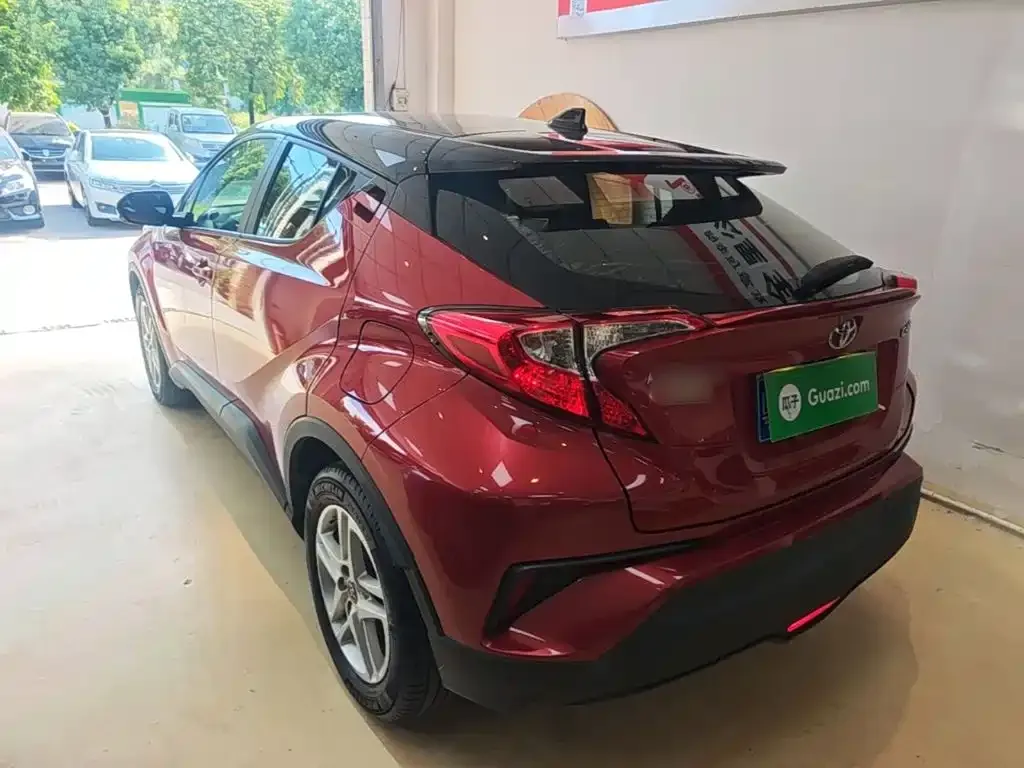 Toyota C-HR — фото 9