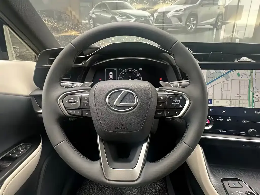 Lexus RZ — фото 3