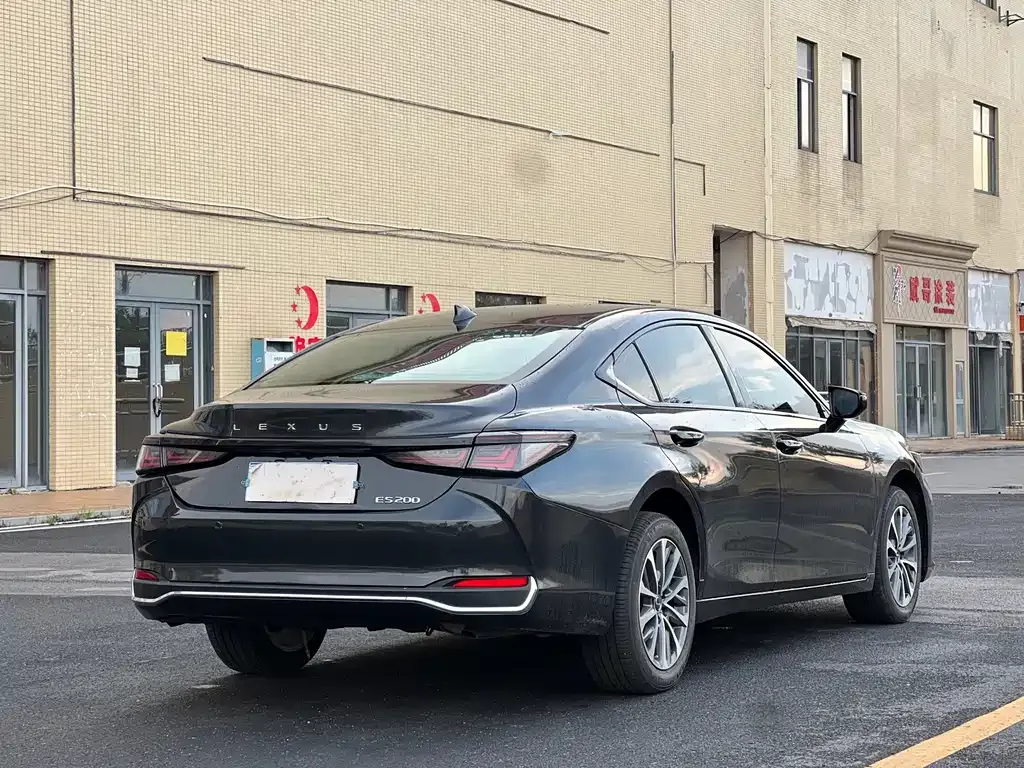 Lexus ES — фото 8