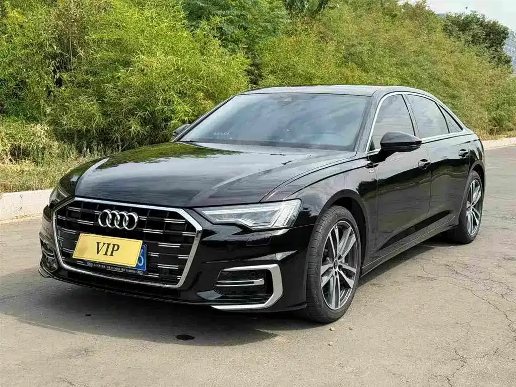 Audi A6L — фото 1