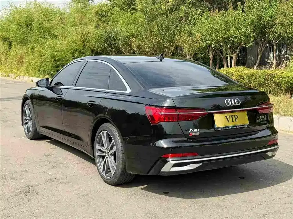 Audi A6L — фото 8