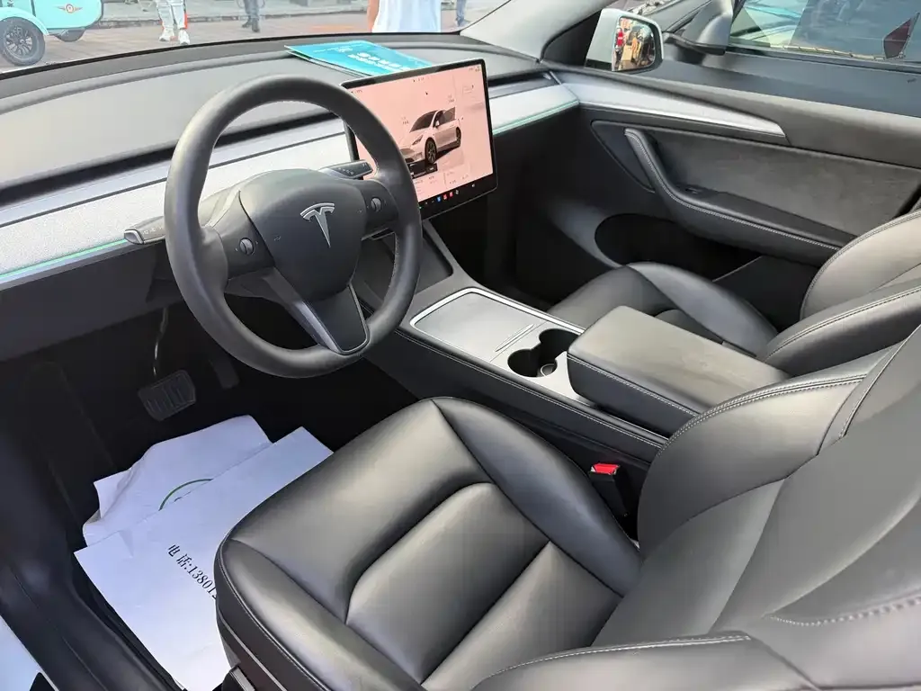 Tesla Model Y — фото 6