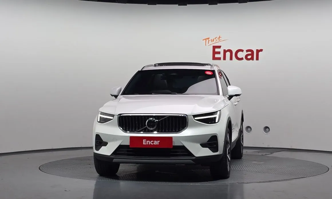 Volvo XC40 — фото 2
