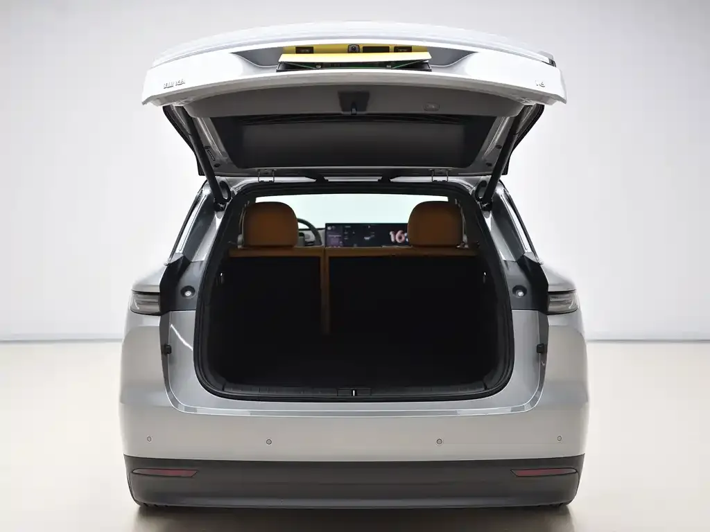 Li Auto Li i6 — фото 4