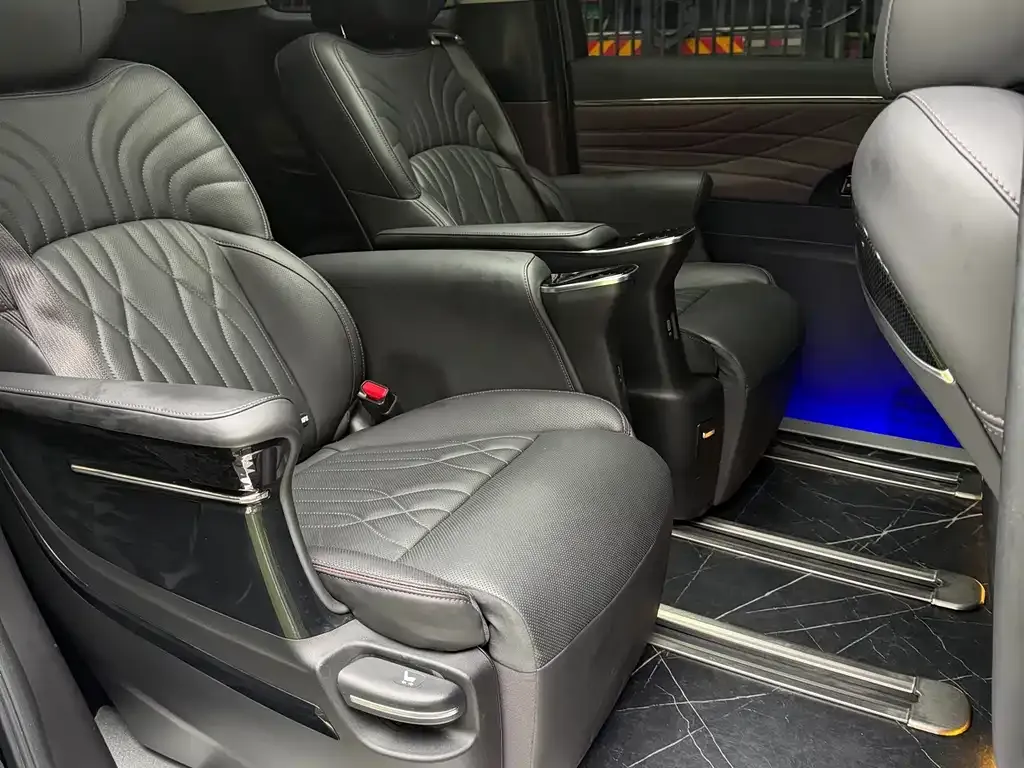 GAC Motor Trumpchi M8 — фото 6