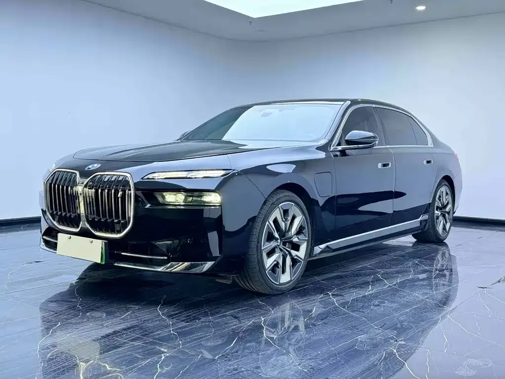 BMW i7 — фото 1