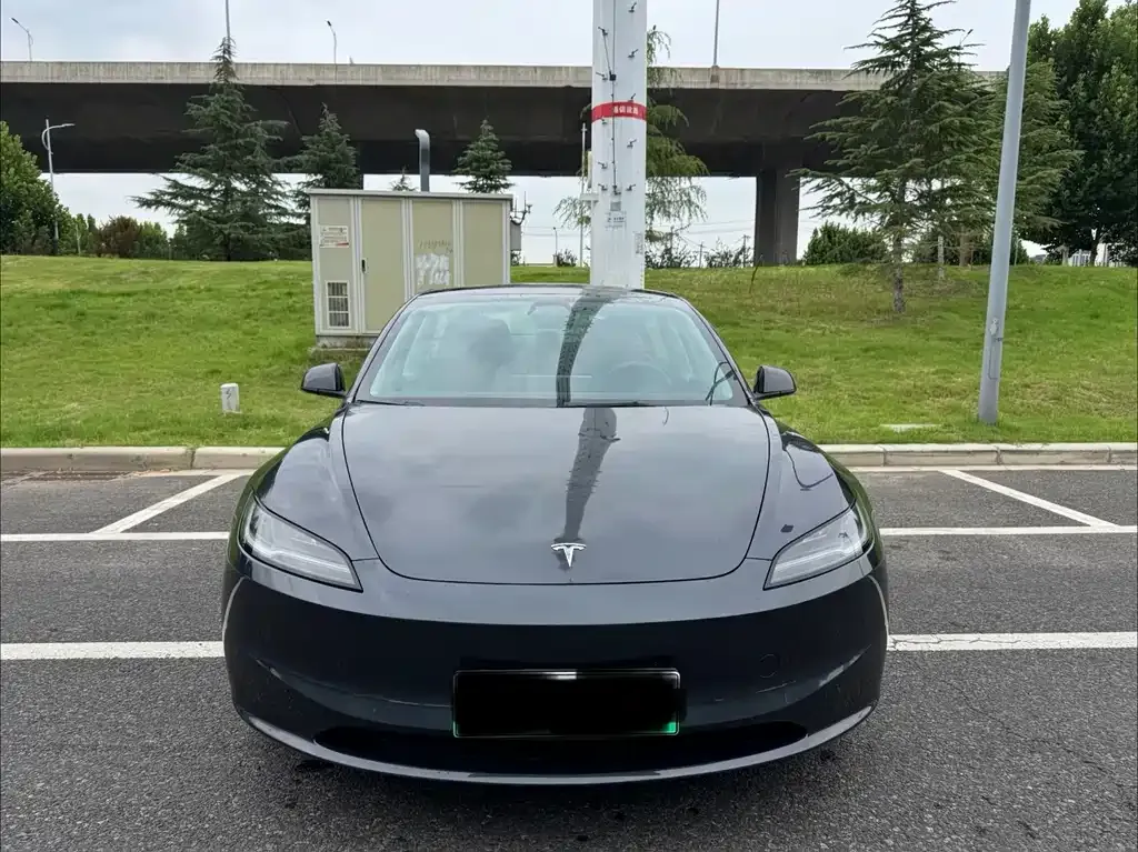 Tesla Model 3 — фото 8