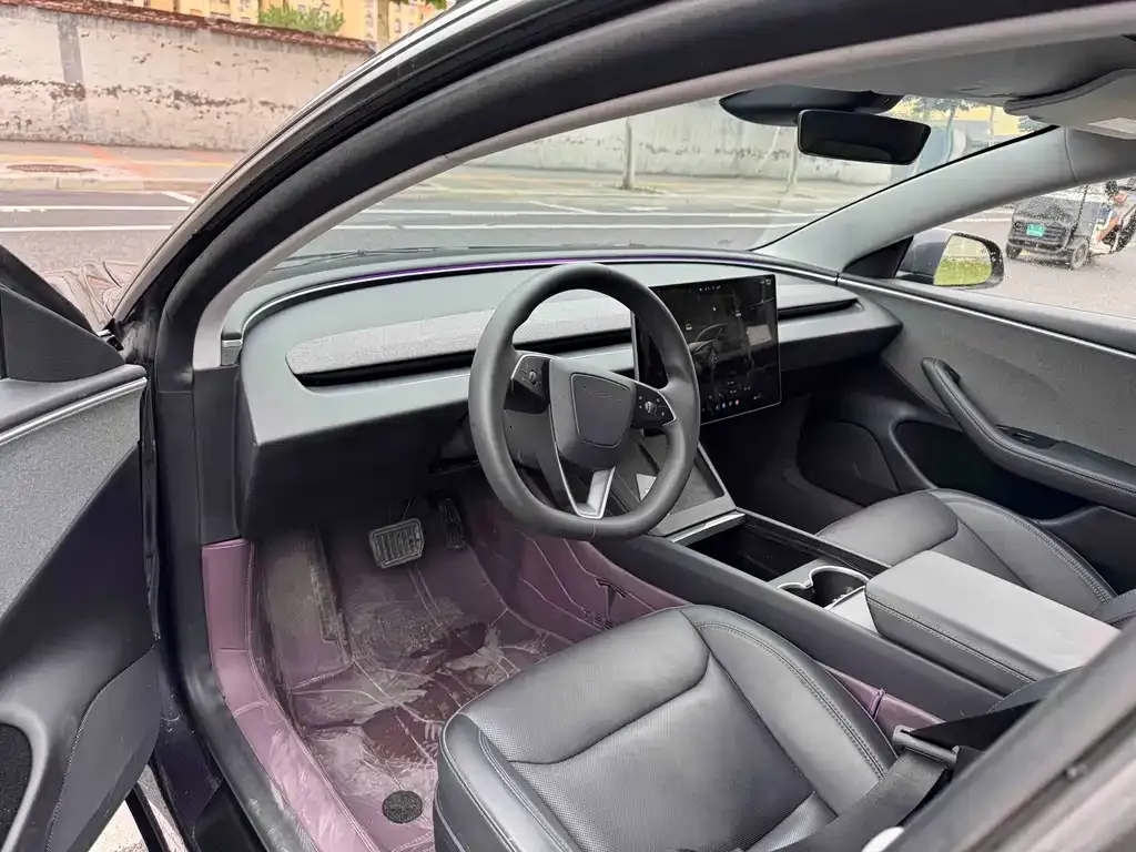Tesla Model 3 — фото 4