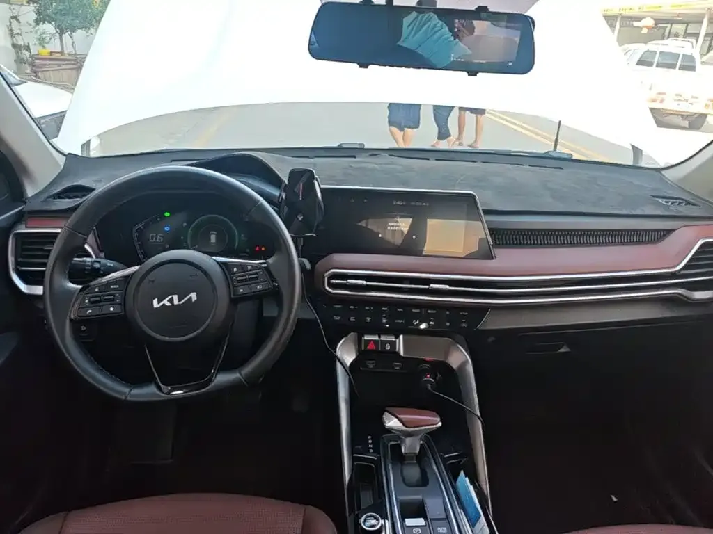 Kia Sportage — фото 8