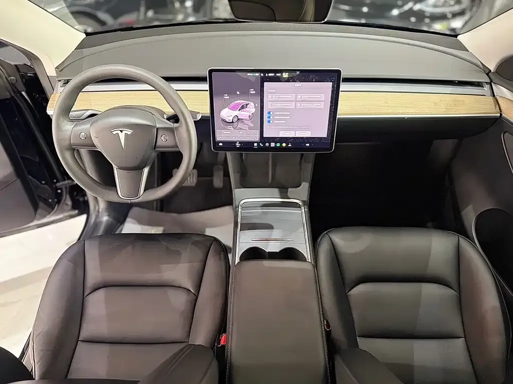 Tesla Model Y — фото 6
