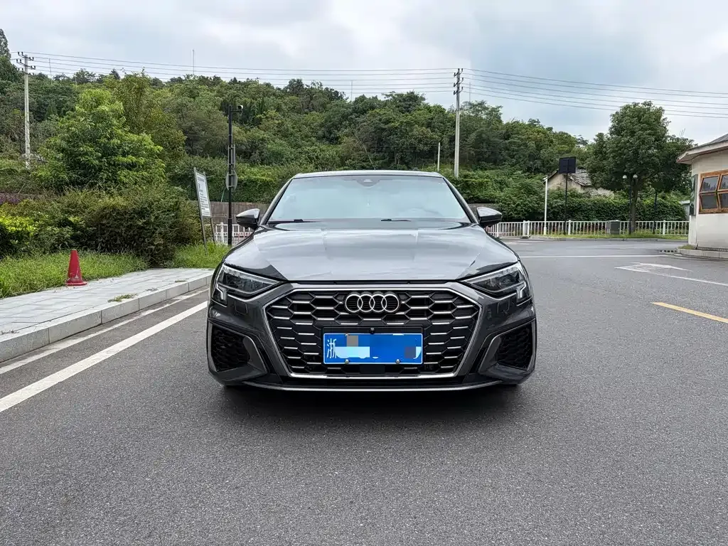 Audi A3 — фото 1