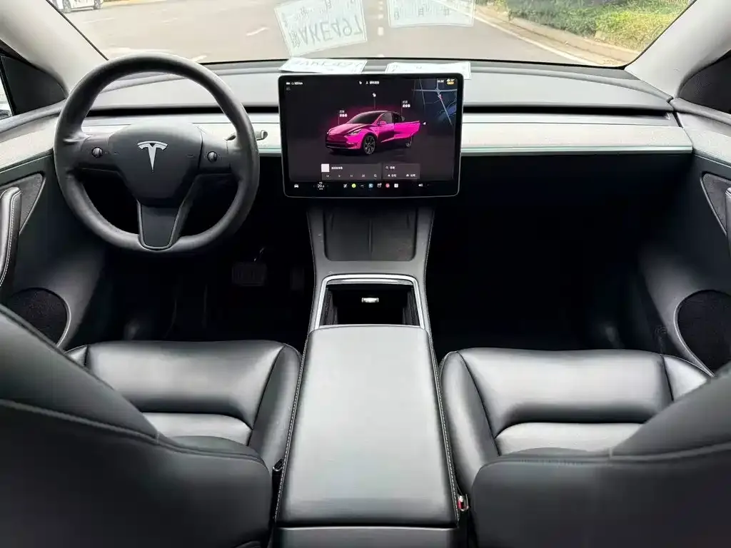 Tesla Model Y — фото 3