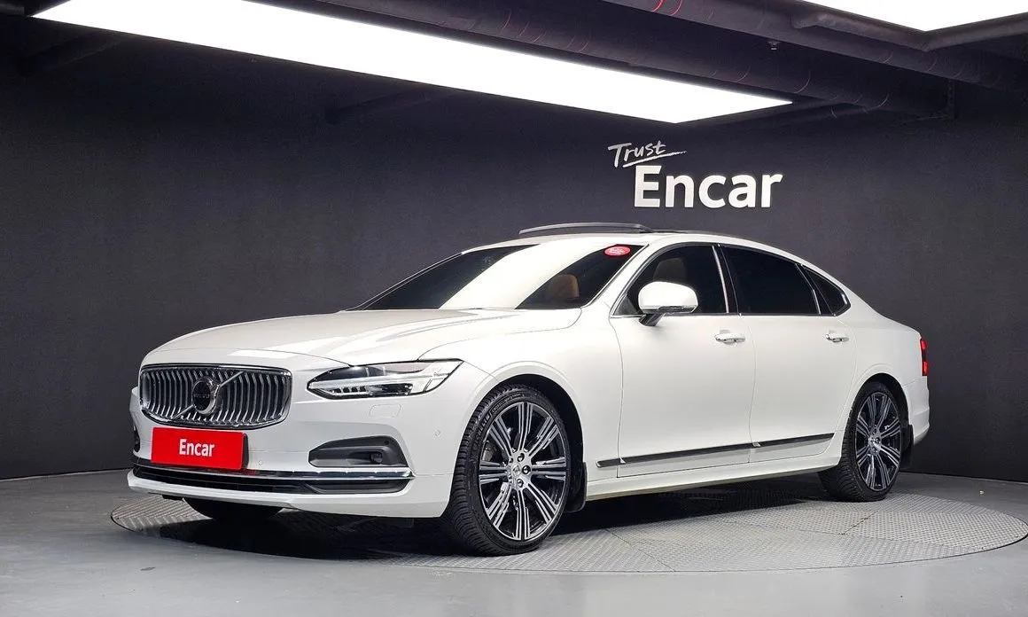 Volvo S90 — фото 1