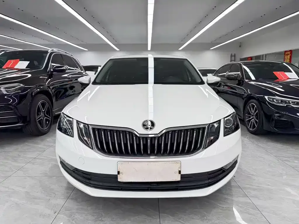 Skoda Octavia — фото 7