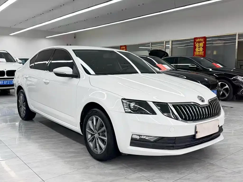 Skoda Octavia — фото 3