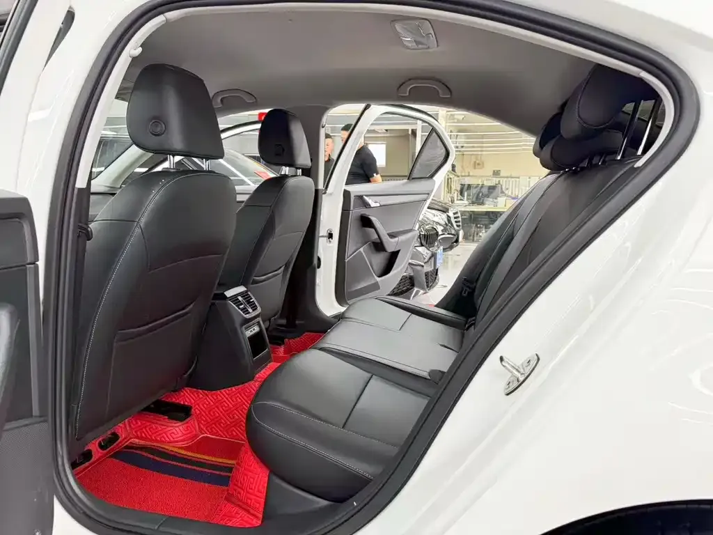 Skoda Octavia — фото 6