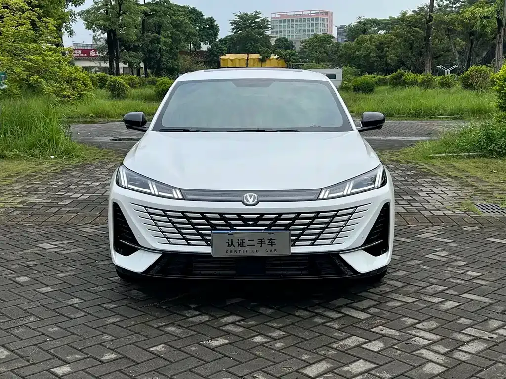 Changan Eado — фото 10