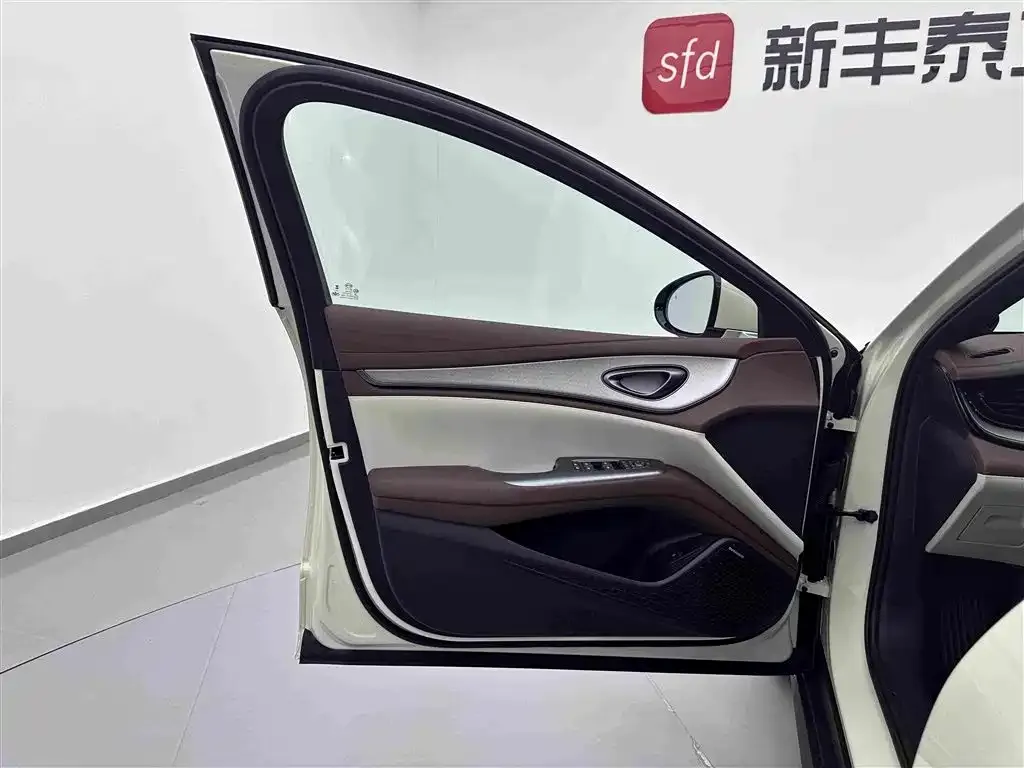 BYD Seal 07 DM-i — фото 10