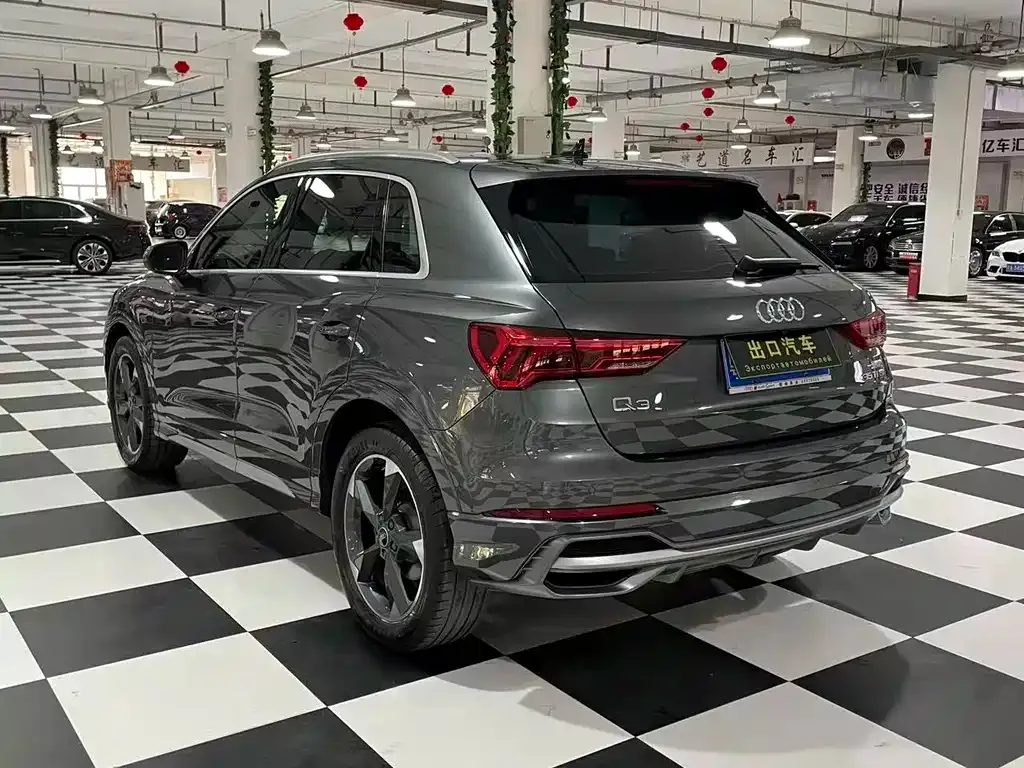 Audi Q3 — фото 10