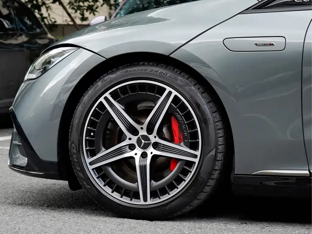 Mercedes-Benz EQE AMG — фото 2