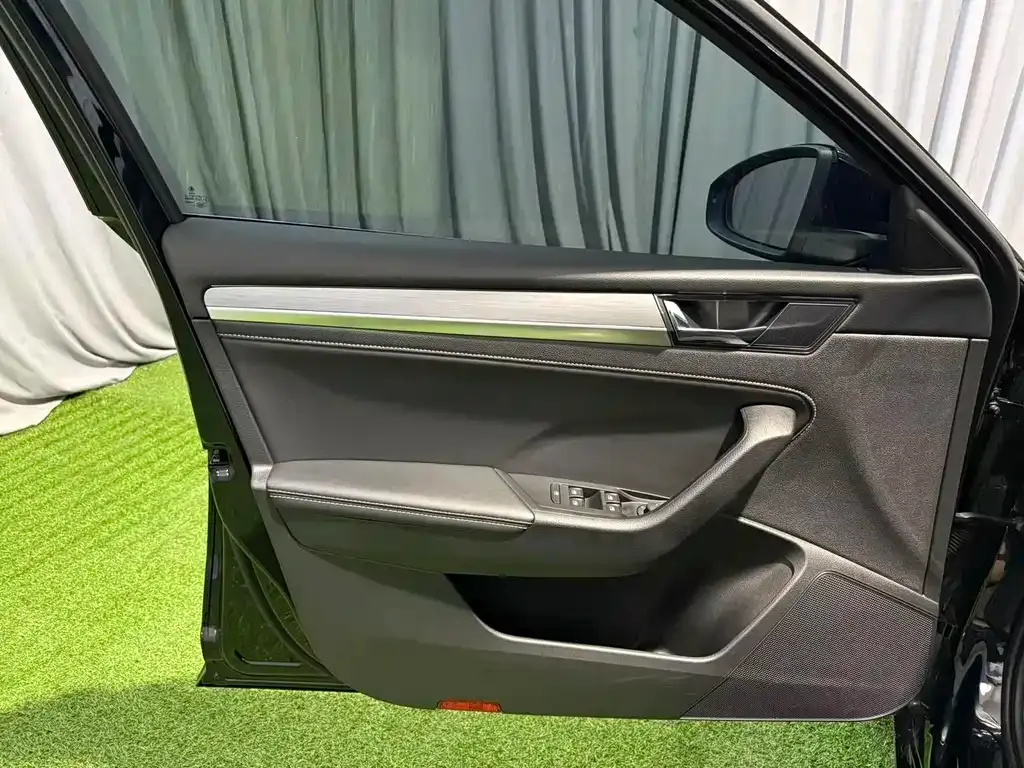 Skoda Superb — фото 4