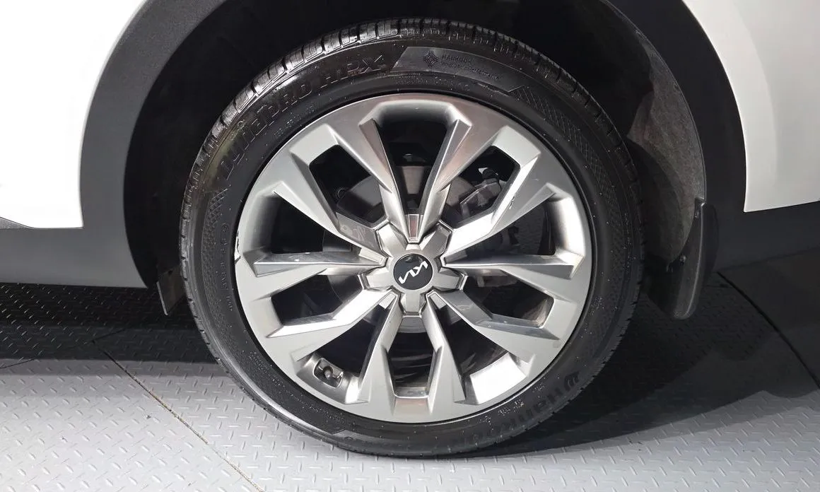 Kia Sorento — фото 7