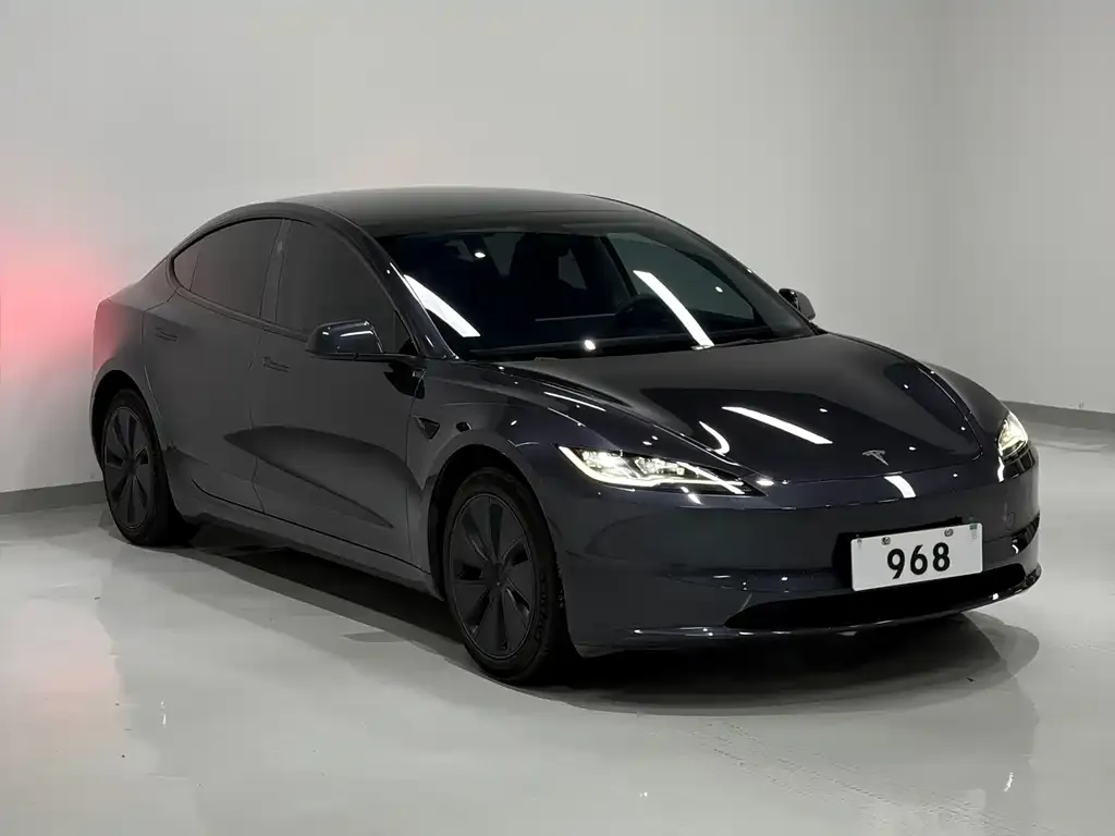 Tesla Model 3 — фото 5