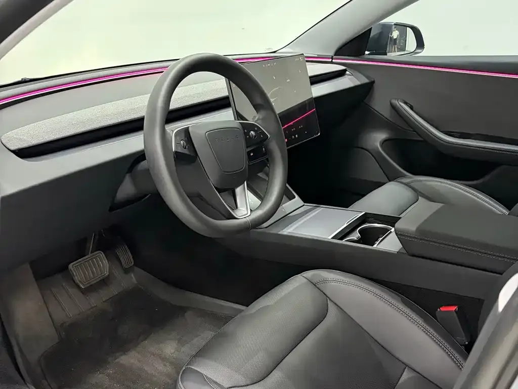 Tesla Model 3 — фото 6