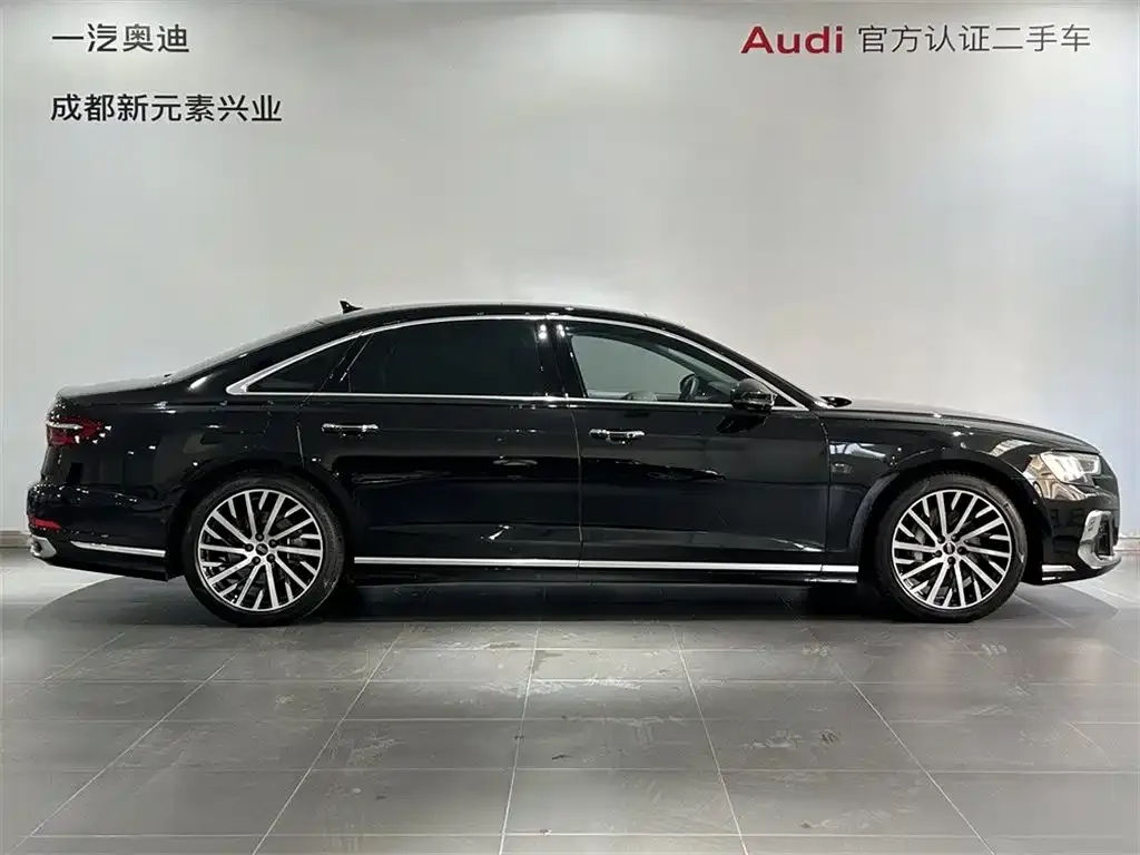 Audi A8 — фото 7
