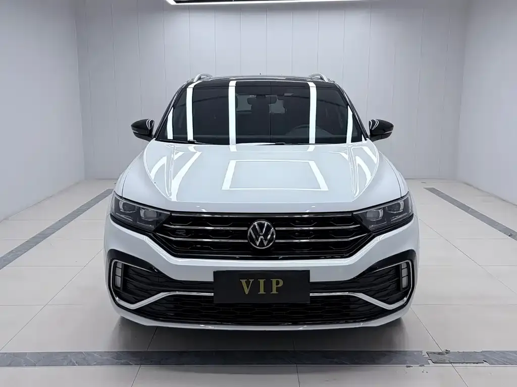 Volkswagen T-Roc — фото 10