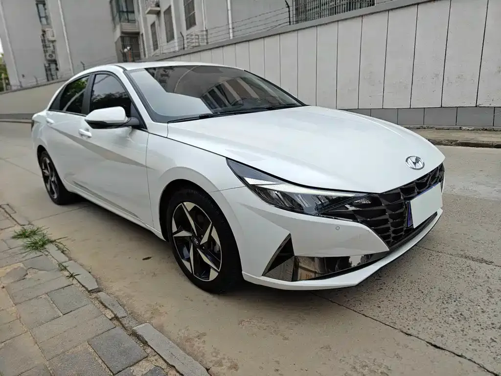 Hyundai Elantra — фото 9