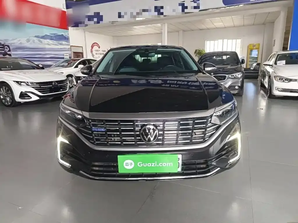 Volkswagen Passat PHEV — фото 10