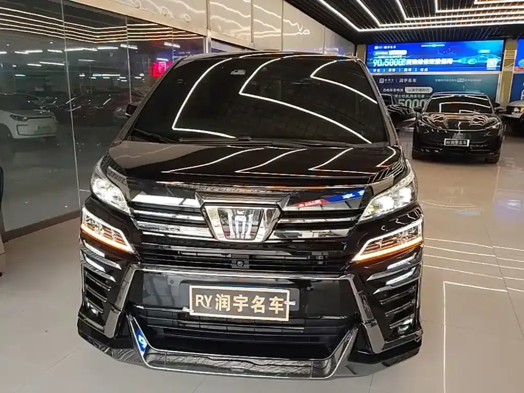 Toyota Vellfire — фото 10