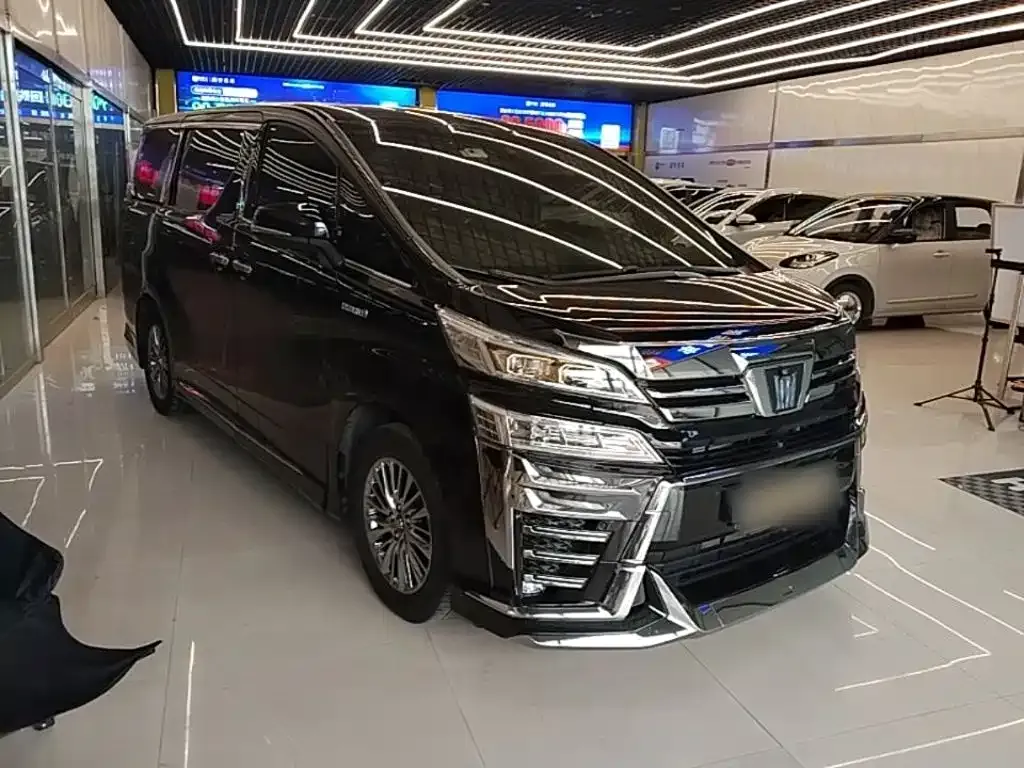 Toyota Vellfire — фото 4