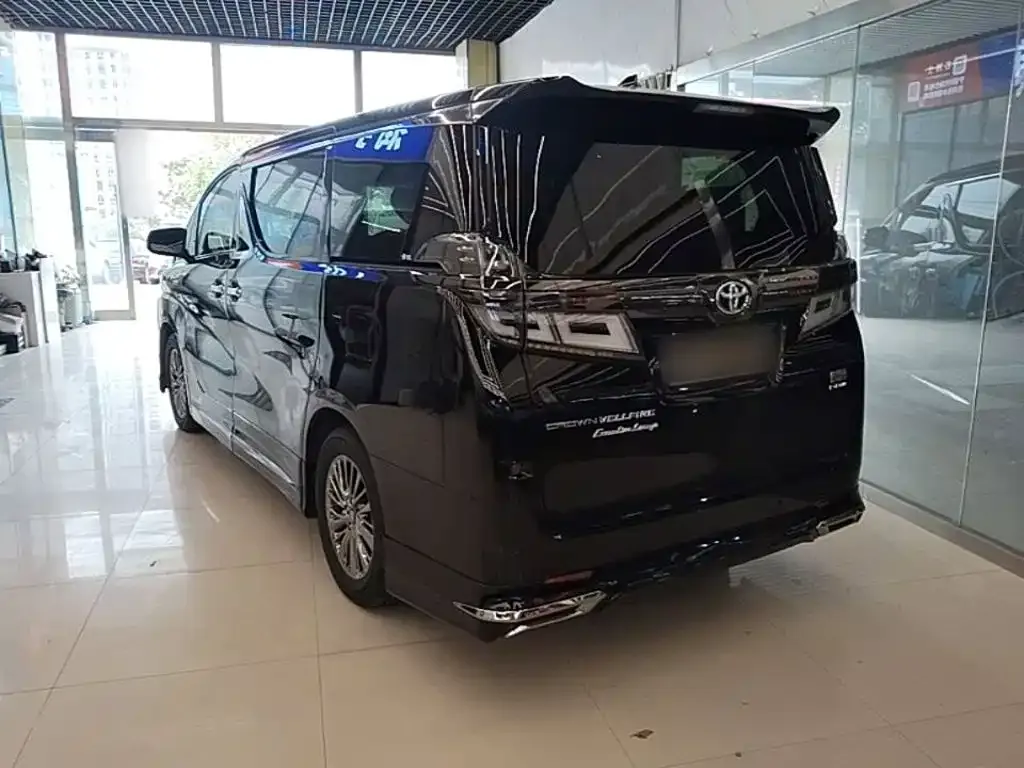 Toyota Vellfire — фото 3