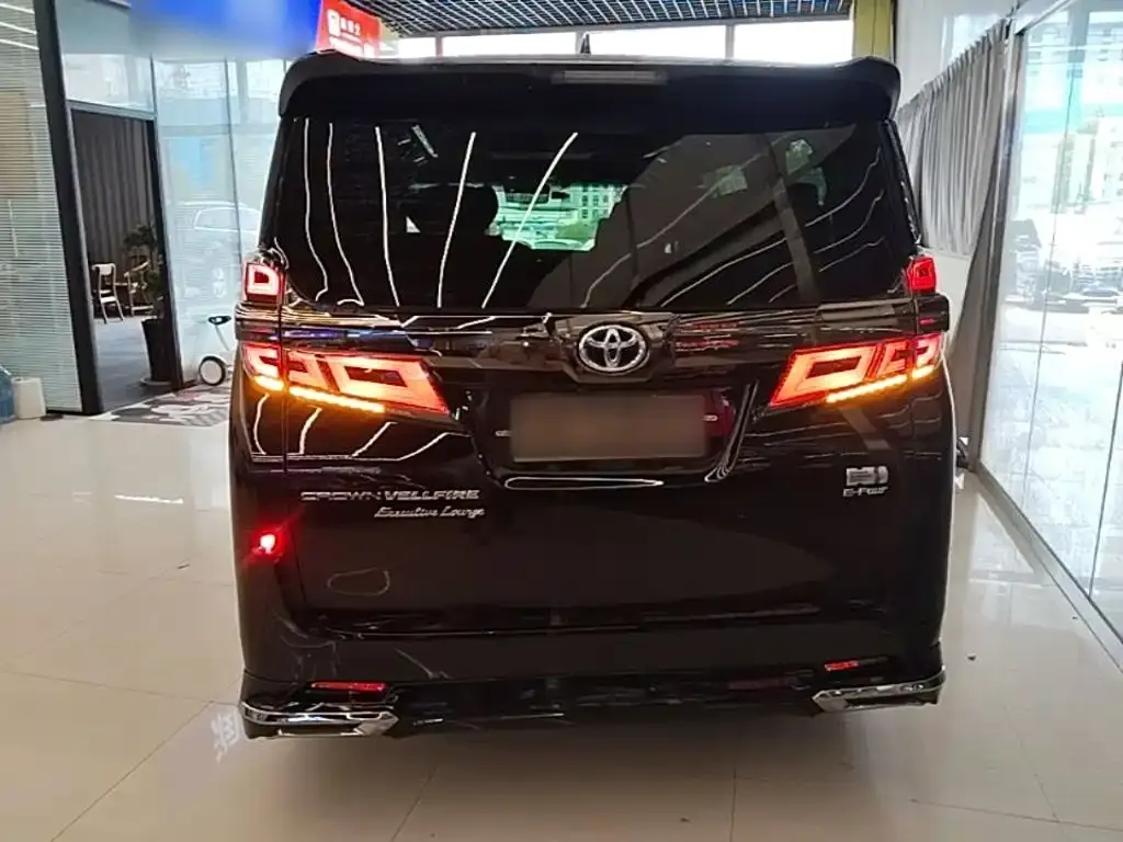 Toyota Vellfire — фото 5