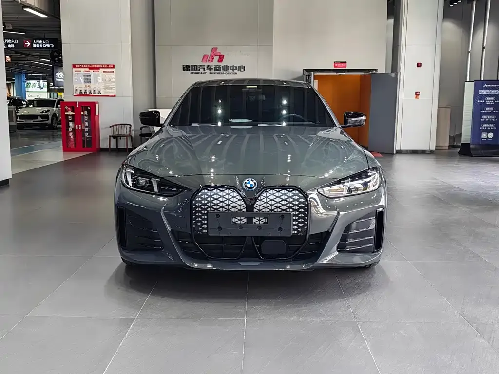 BMW i4 — фото 4