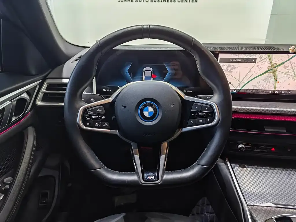 BMW i4 — фото 9