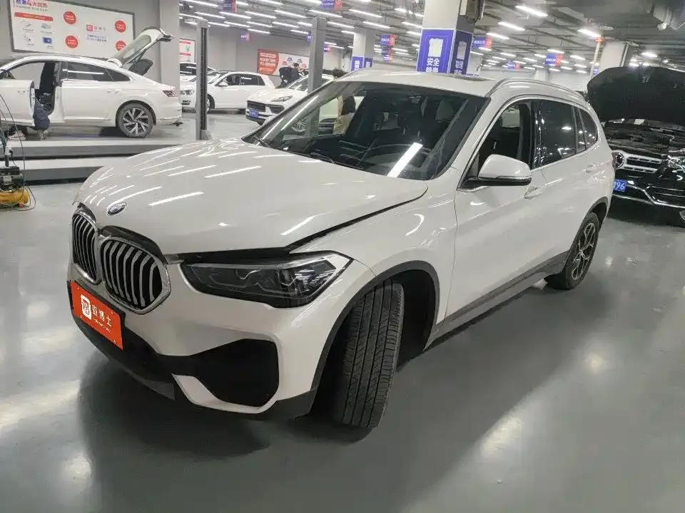 BMW X1 — фото 1