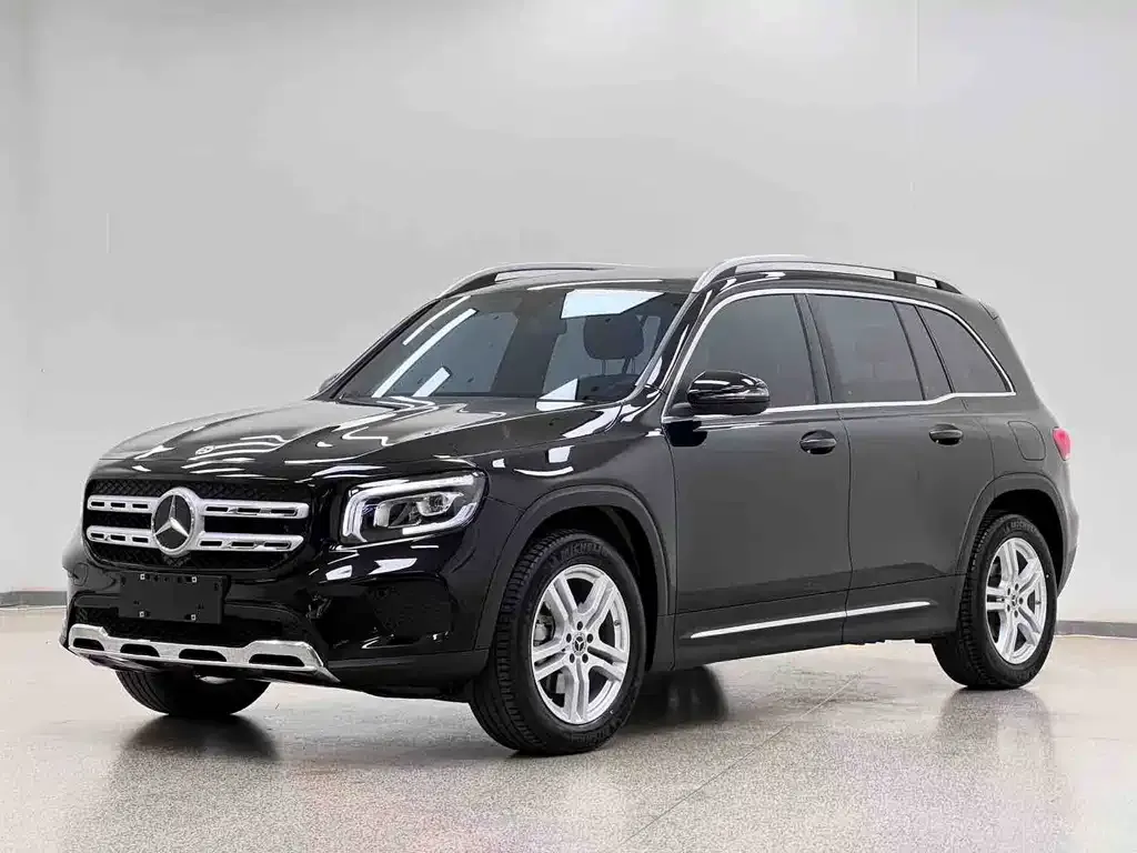 Mercedes-Benz GLB — фото 1