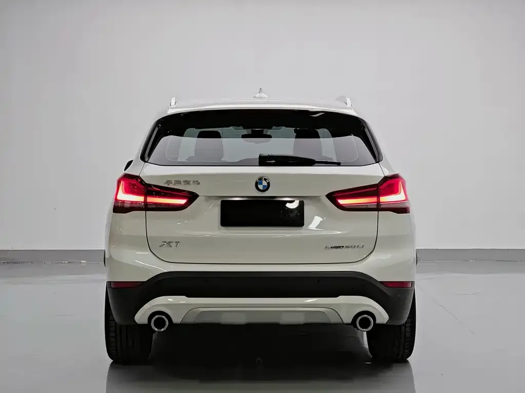 BMW X1 — фото 8