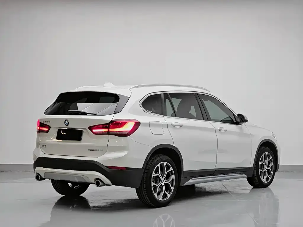 BMW X1 — фото 9