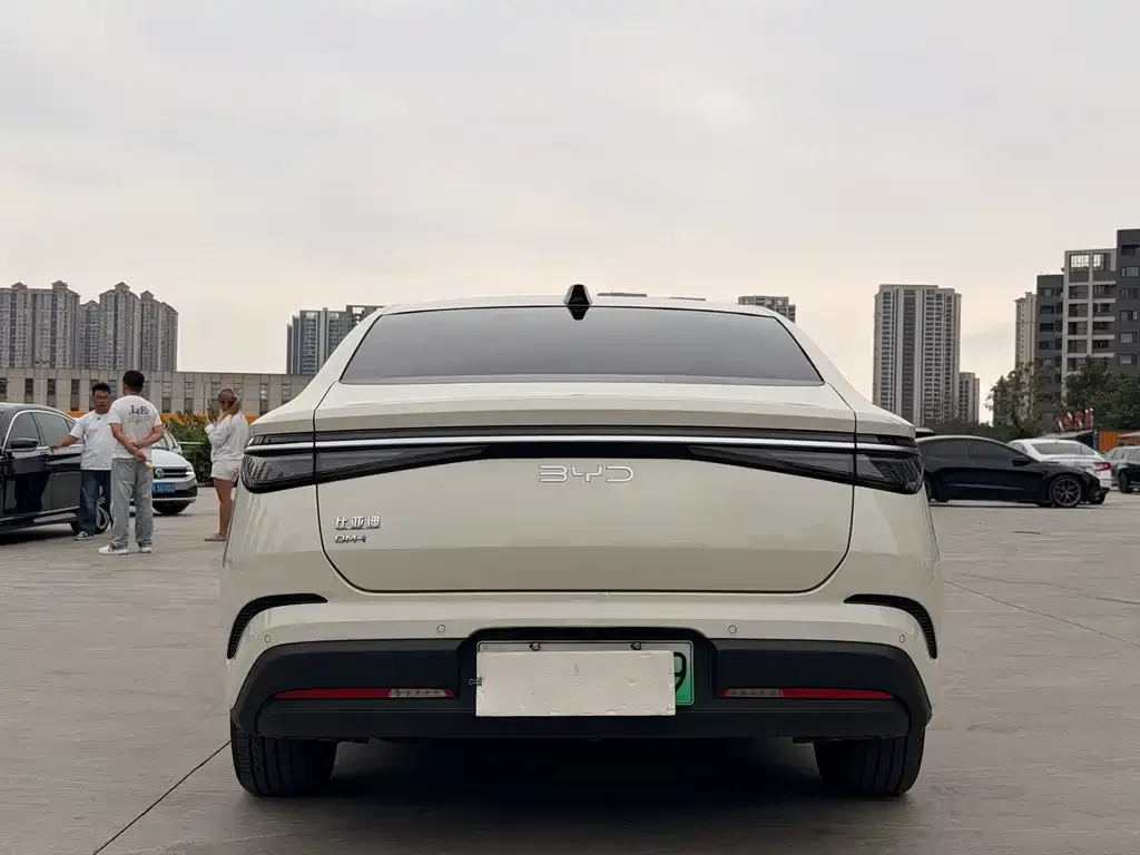 BYD Seal 07 DM-i — фото 2