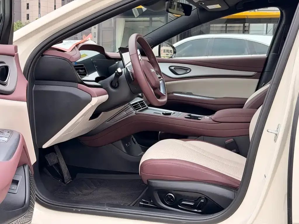 BYD Seal 07 DM-i — фото 9