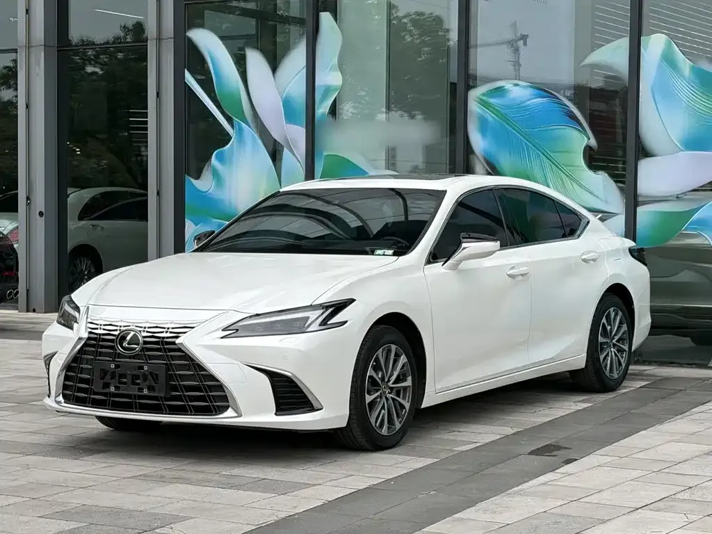 Lexus ES — фото 1