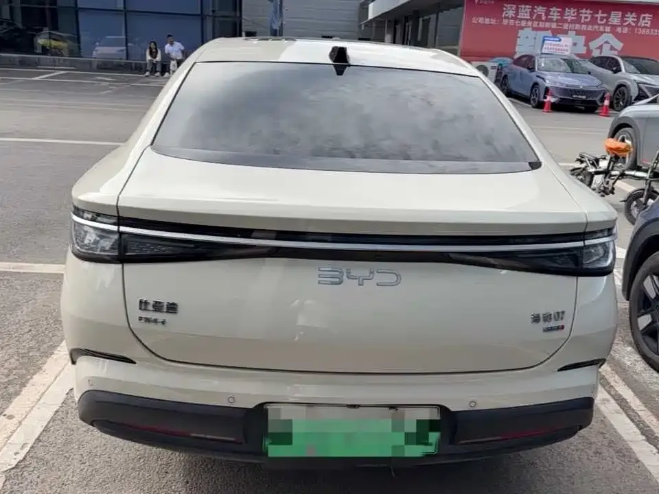 BYD Seal 07 DM-i — фото 8