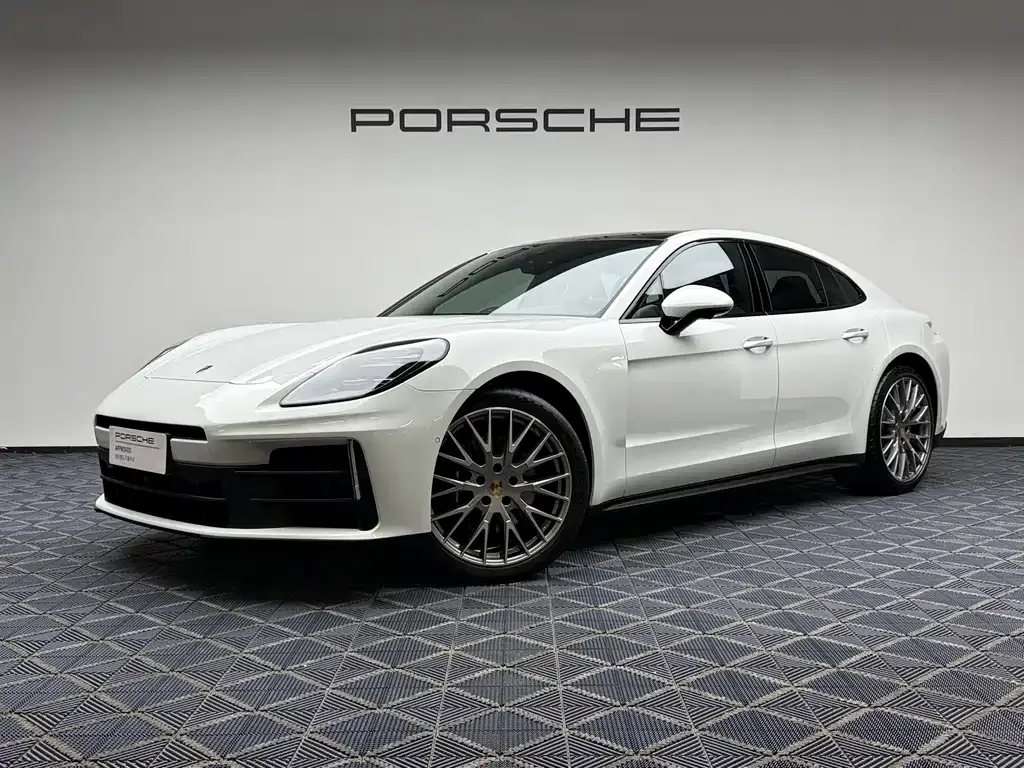 Porsche Panamera — фото 1