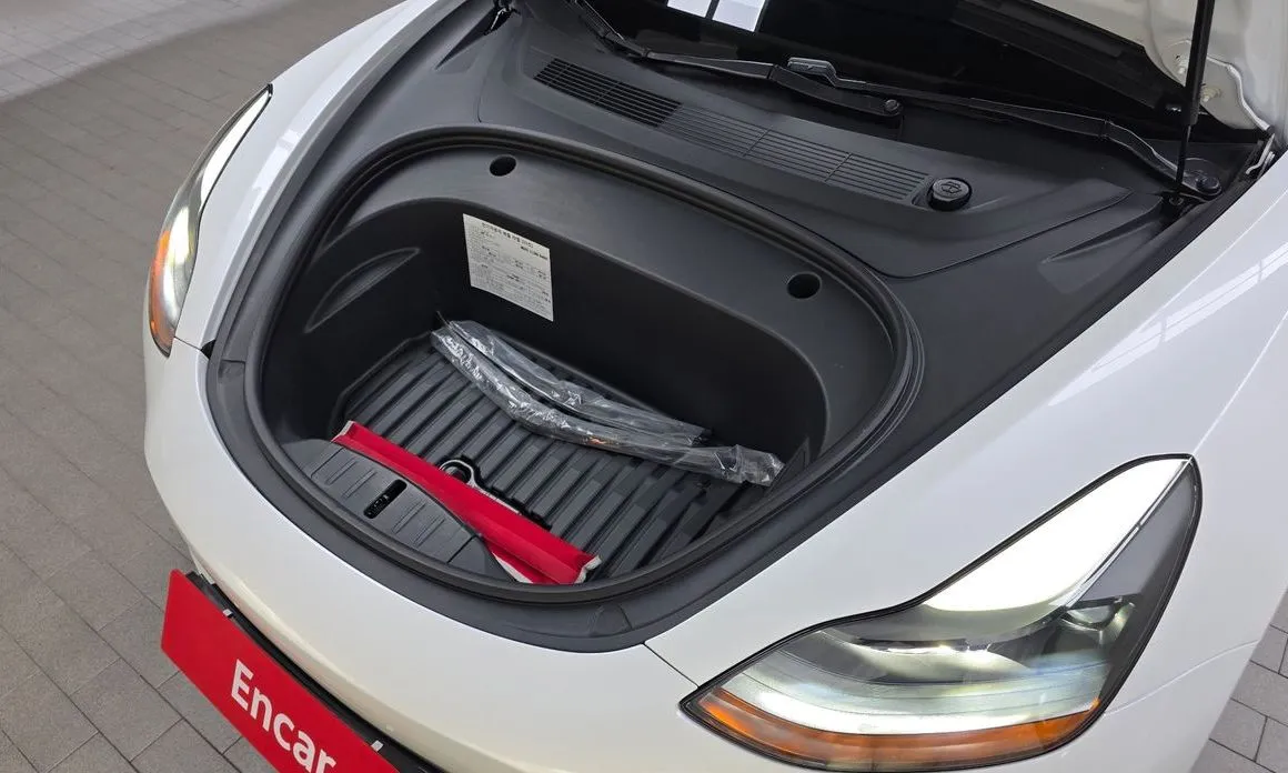 Tesla Model 3 — фото 10