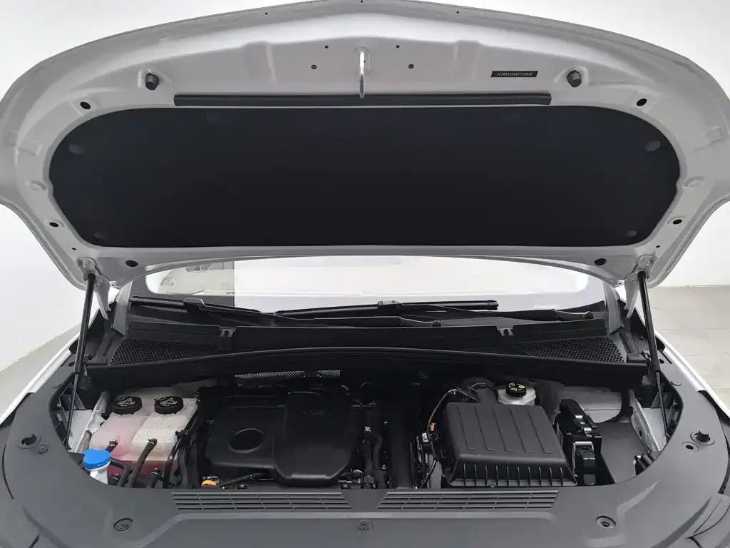 Roewe iMAX8 New Energy — фото 3